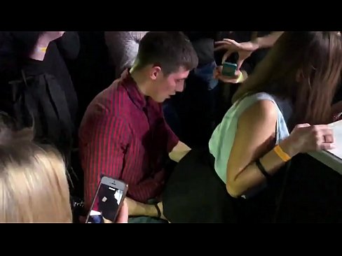 ❤️ Tinuod nga sekso sa usa ka nightclub sa Russia. Ang 18-anyos nga Ruso nga babaye sa anus ug puwerta nakighilawas sa usa ka nightclub Sex sa pornograpiya ceb.porn-list.ru ❤